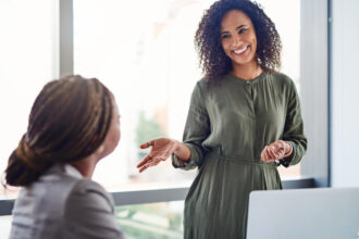 Comprendre le coaching d'organisation comme enjeu de transformation humaine, managériale et stratégique