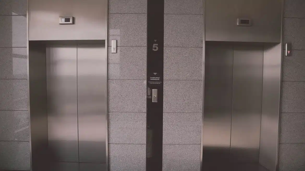 Les avantages de l'installation d'un ascenseur PMR dans votre entreprise